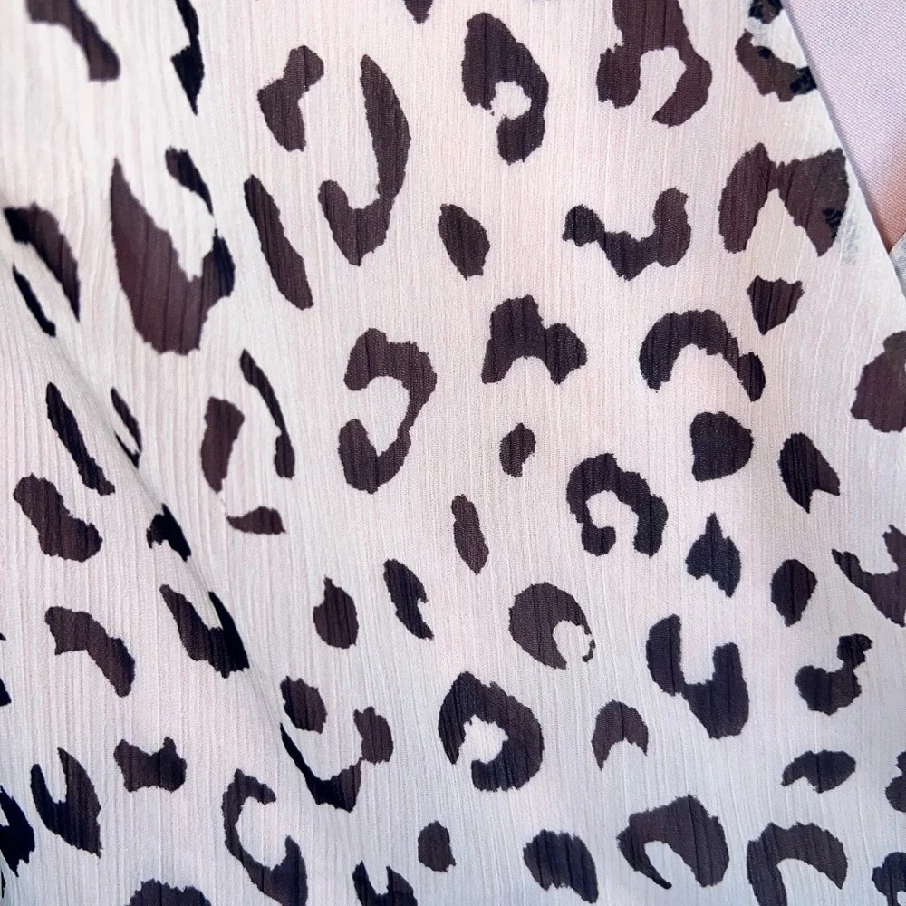 All in Favor Ladies Light Pink Leopard Print Dress Size Medium - Picture 4 of 6